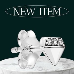 Elegant Silver 925 single Stud Earrings